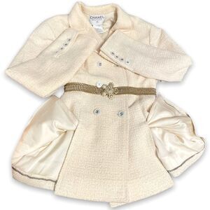 ❤️SOLD❤️Vintage CHANEL Tweed Pleated Blazer with inner chainlink lower trim